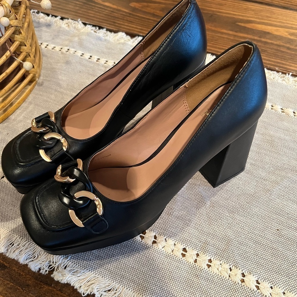 Paolo Elegant Black Leather Block Heels w/ gold chain detail, Nordstrom, size 9